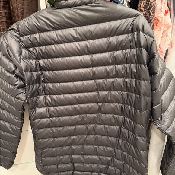 Patagonia Men's Black Puffer Jacket - Picture 7 of 8